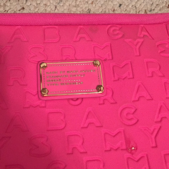 Marc Jacobs Laptop Case - Picture 6 of 8